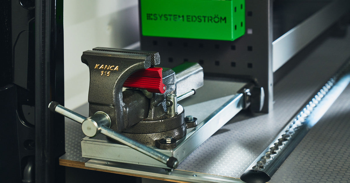 Professionelle Fahrzeugeinrichtung von System Edström – geplant, geliefert und eingebaut by OSA.