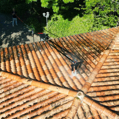 IONIC Roof Wand™ BASIC – BG-geförderter Dach- & Fassadenreiniger mit Carbon-Mast (ohne Pumpe/Controller)