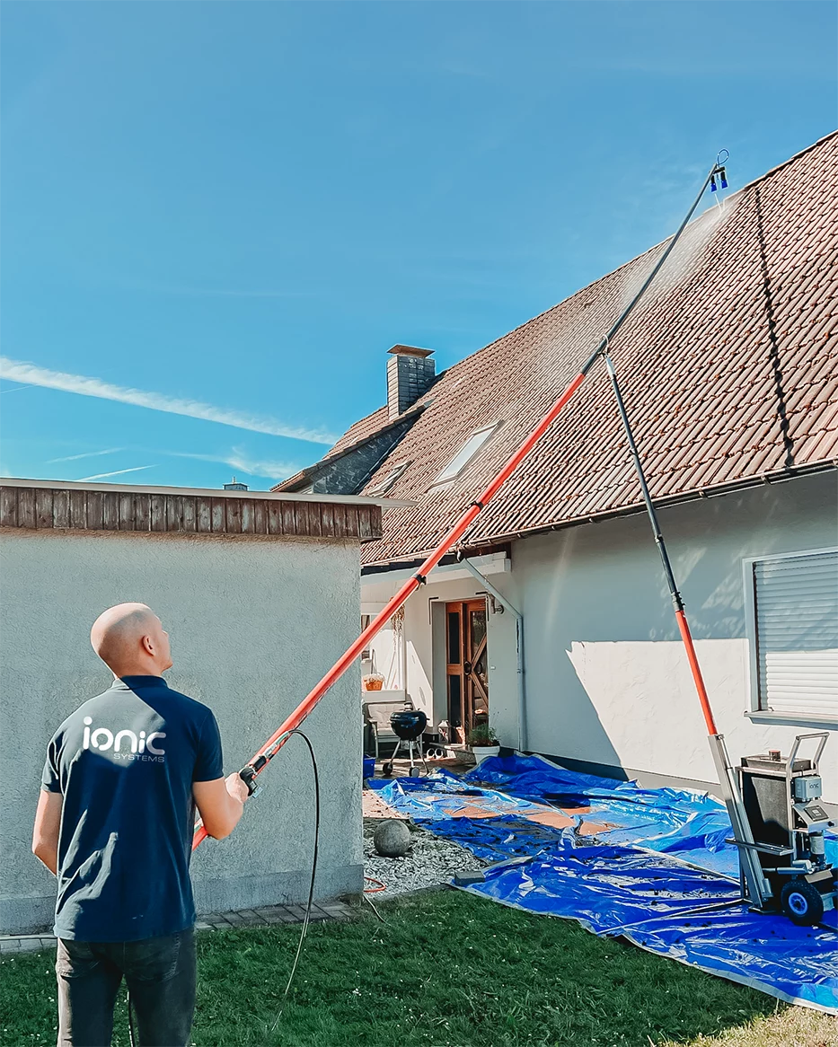 IONIC Roof Wand™ Premium – BG-gefördertes Komplettpaket mit Carbon-Mast & SOLID+ Hochdruckreiniger (21 l/min, 200 bar)